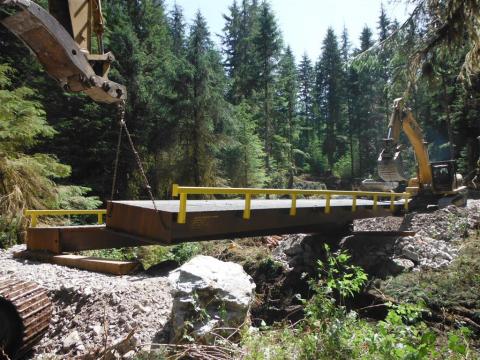 Launching a bridge